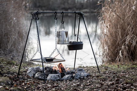 Stelaż do gotowania nad ogniskiem frk1  Petromax