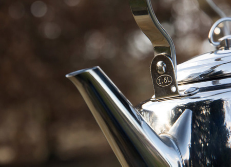 Klasyczny czajnik vintage do kuchni i na ognisko 1,5 litra Petromax tk1